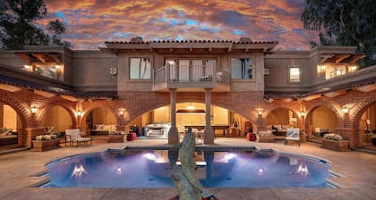 Award-Winning Ritz Carlton Golf Green Estate|Sauna|Interior Pool|Jacuzzi|Gym|Mtn