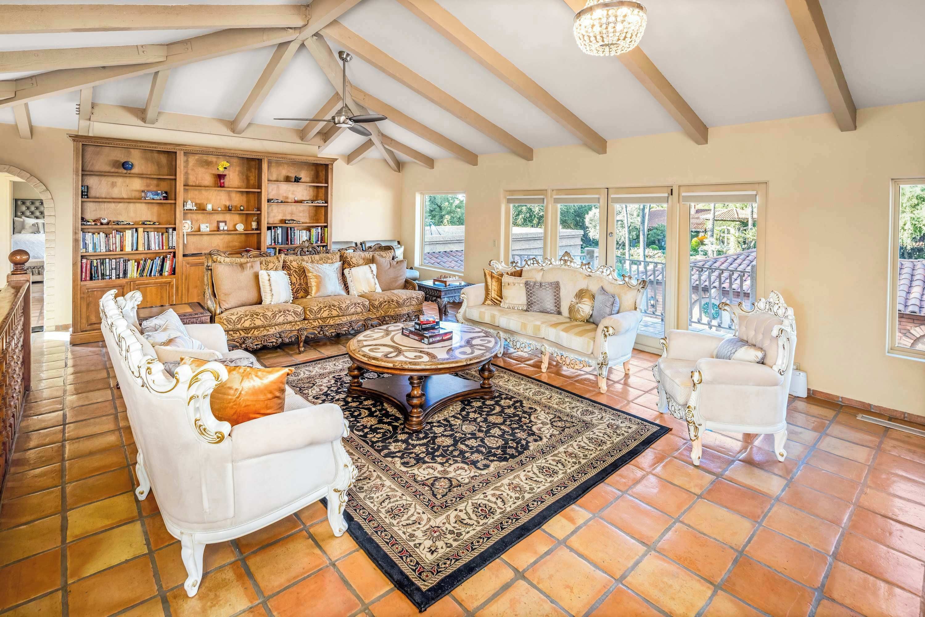 Televisión, videojuegos, reproductor de DVD y libros 