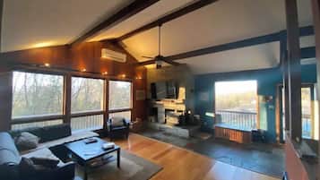 Smart TV, Netflix, streaming services