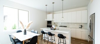 NEW mid- century modern 4bedroom oasis