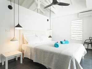 3 chambres, fer et planche à repasser, Wi-Fi, draps fournis