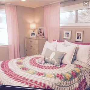 5 bedrooms, desk, iron/ironing board, free WiFi