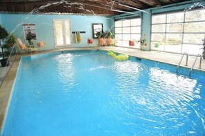 Piscina coperta, una piscina riscaldata