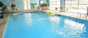Private home with indoor pool -book your holiday stay