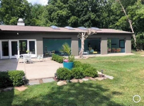 Private home with indoor pool -book your holiday stay