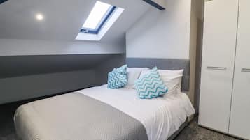 3 habitaciones, decoración personalizada y muebles diferentes