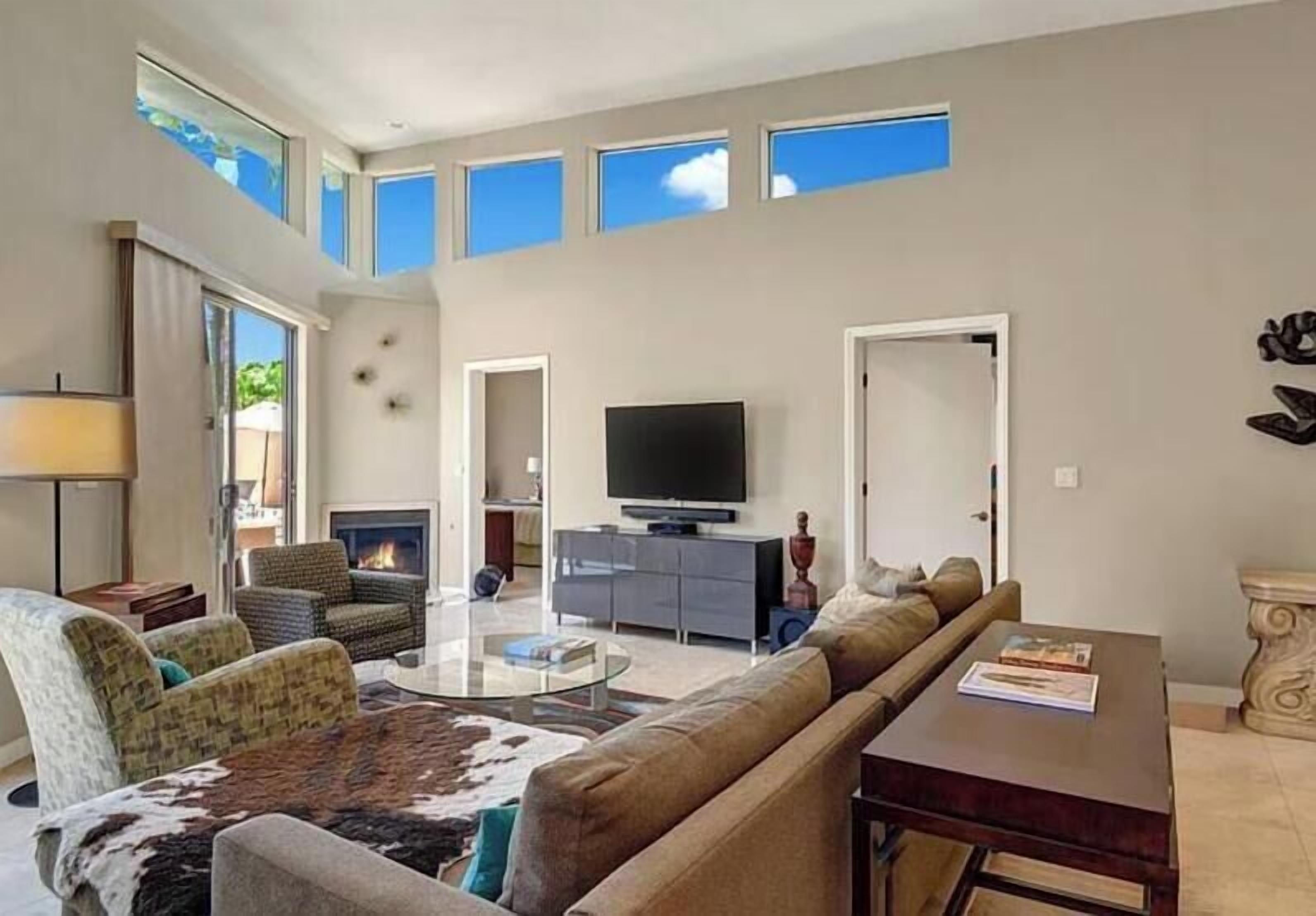 Télévision, cheminée