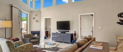 Télévision, cheminée