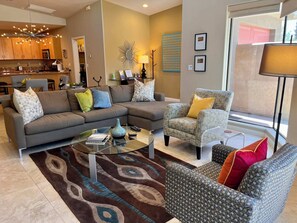 Televisión y chimenea 