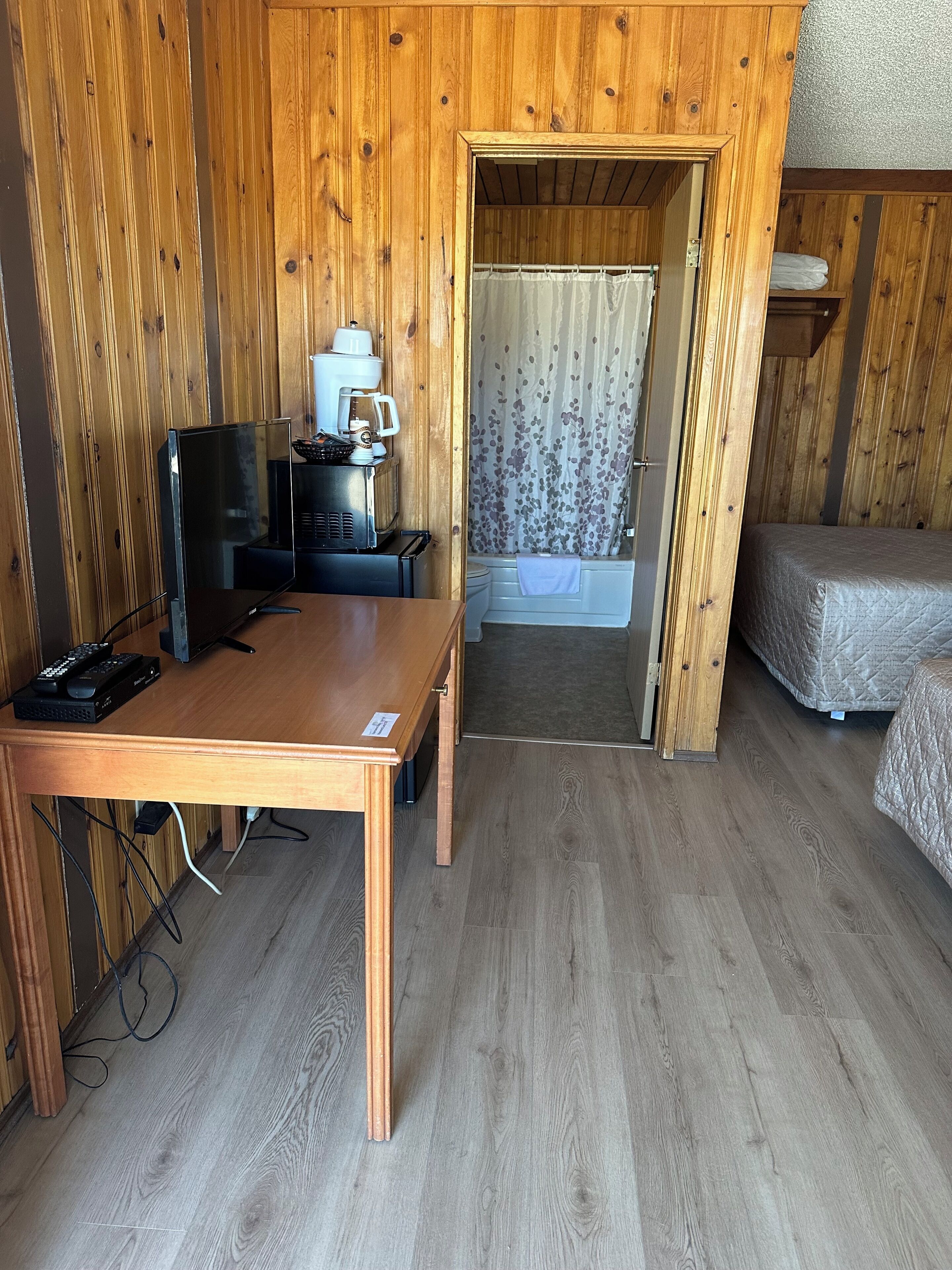 Premium bedding, Select Comfort beds, free WiFi, bed sheets