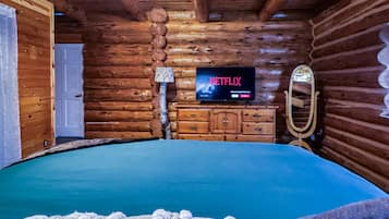 7 bedrooms, travel crib, WiFi