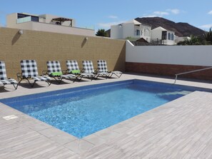 Piscina all'aperto, una piscina riscaldata