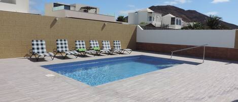 Piscine extérieure, piscine chauffée