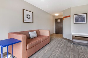 Studio - 1 kingsize-säng - kylskåp och mikrovågsugn (Wet bar) | Vardagsrum | 60-tums platt-tv med kabelkanaler, tv och Netflix