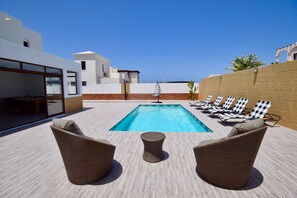 Piscine extérieure, piscine chauffée