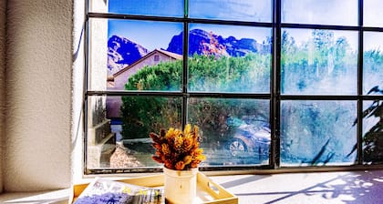 Contemporary Oro Valley Retreat - Mountain Views!