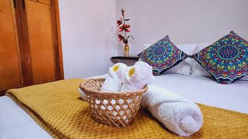 Iron/ironing board, free WiFi