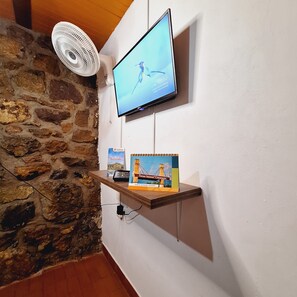 Standard Double Room, 1 Double Bed | Iron/ironing board, free WiFi - HOSTAL COLOMBIAN GOLD  (San Gil)