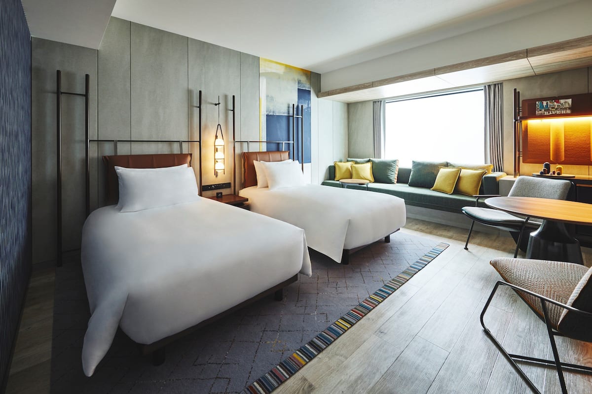 Premium bedding, down comforters, in-room safe, blackout drapes
