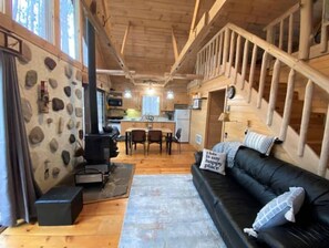 智能电视、壁炉、立体声音响