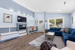 Smart TV, fireplace, ping pong