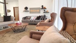 Villa exclusiva, 5 habitaciones, vista a la laguna | Área de sala de estar