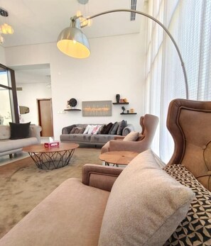 Exclusive-Villa, 5 Schlafzimmer, Blick auf die Lagune | Wohnbereich