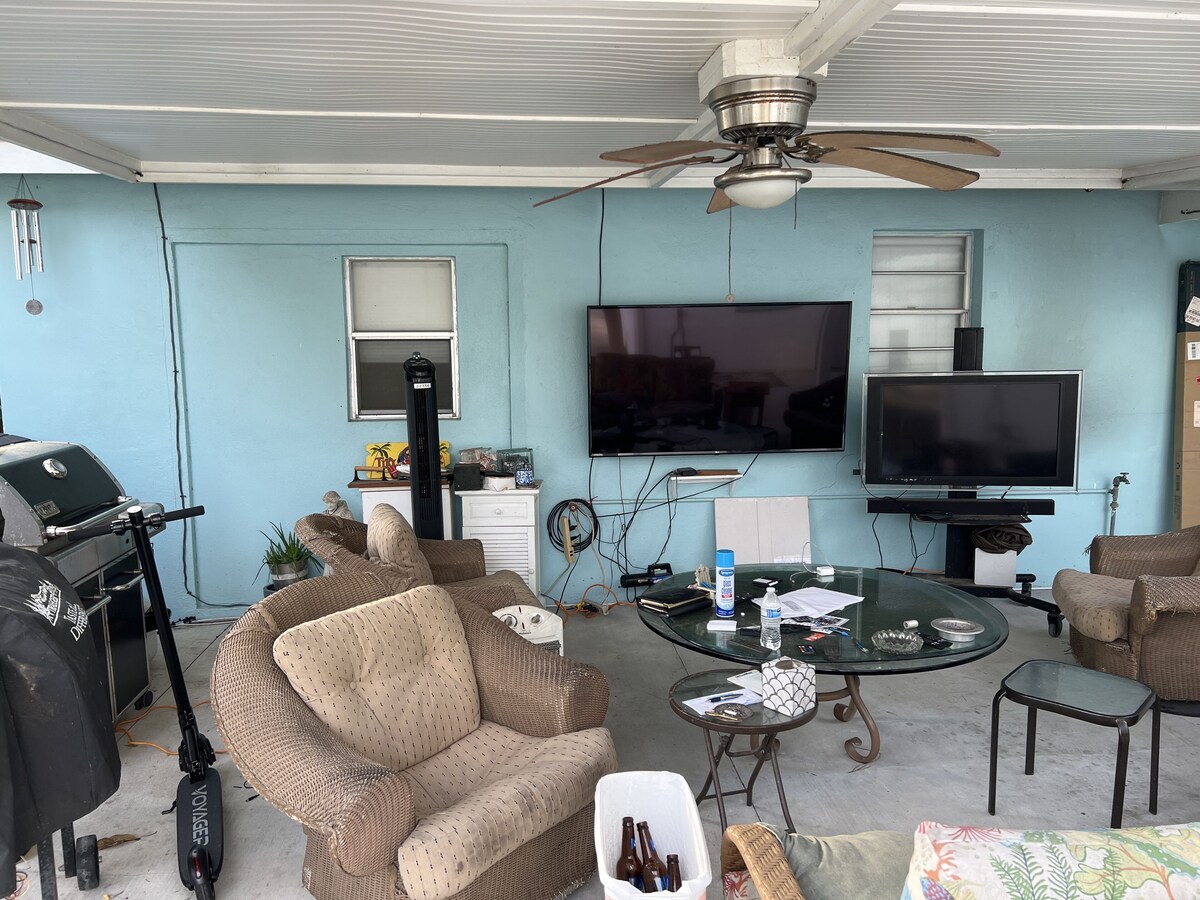 Photo 6 of Amazing Location! Old Florida Charm