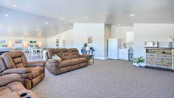 TV, lareira, DVD player