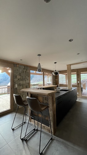 chalet grand standing avec espace SPA et salle 90 m2 pour fête en famille,<br>