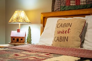 2 bedrooms, WiFi, bed sheets - Country Cozy - Cozy up at your mountain cabin with a fireplace and hot tub! (Gatlinburg)