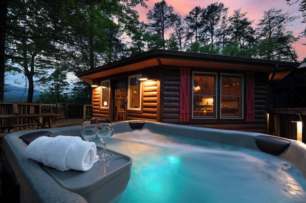 Outdoor spa tub
