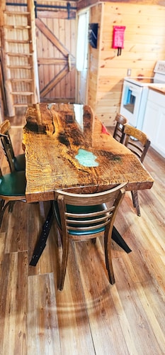 Quaint Cabin - 8 minutes from Ark Encounter!!
Country setting, near town!!