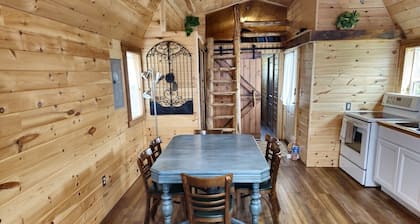 Quaint Cabin - 8 minutes from Ark Encounter!!