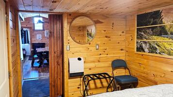 2 habitaciones, cuna de viaje, wifi gratis y ropa de cama