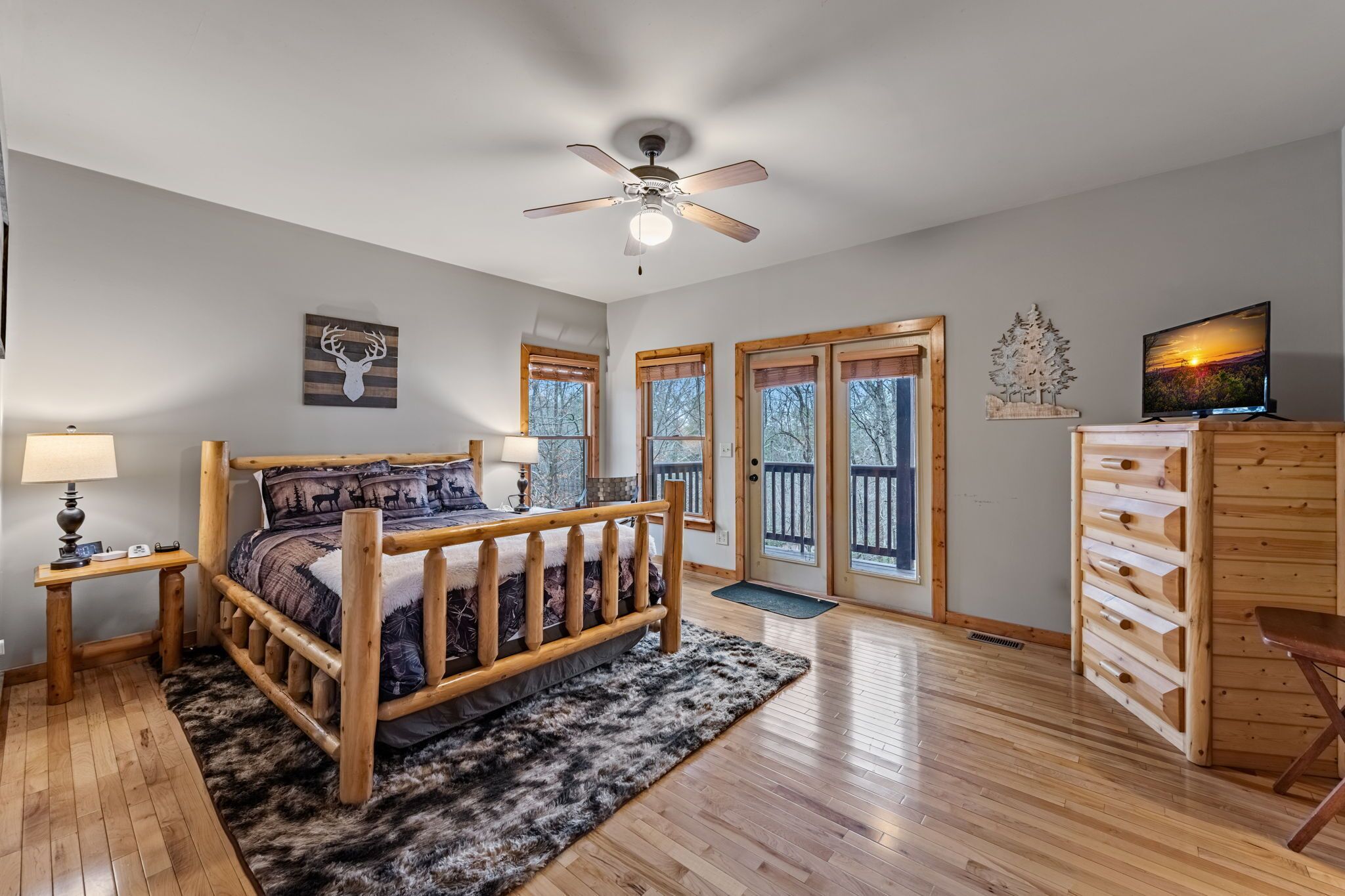 6 bedrooms, desk, iron/ironing board, free WiFi