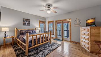 6 bedrooms, desk, iron/ironing board, free WiFi