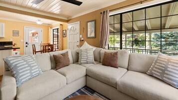 Smart-tv en een open haard