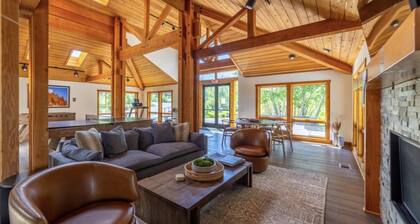 Snowcreek Creekhouse #1463 - Newly Built 3 Bed 2.5 bath, 2 Car Garage Sleeps 8