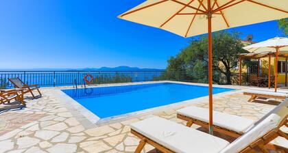 Viilla Ilios: Superb sceneries and views, private pool, WiFi, A/C