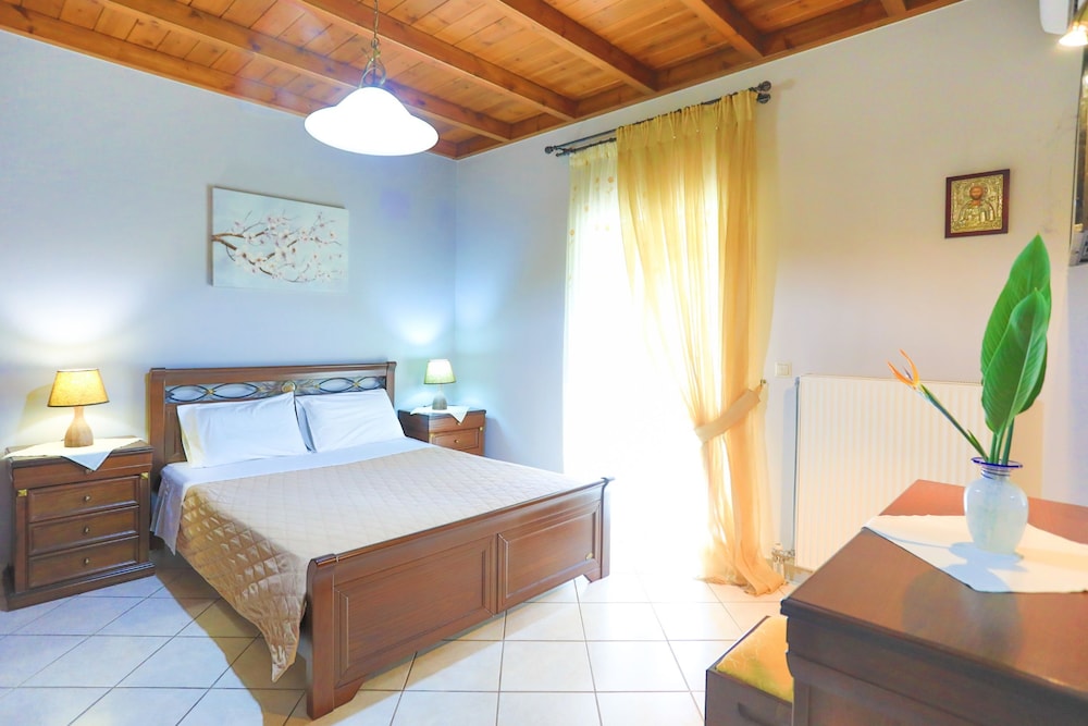 Unwind in Luxury with Private Pool and Stunning Views Villa Chrisdina