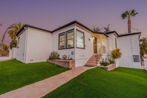 Exterior - Experience San Diego! North Park Oasis, 4BR, Outdoor Haven & Private Parking (San Diego)