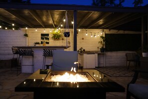 Property grounds - Experience San Diego! North Park Oasis, 4BR, Outdoor Haven & Private Parking (San Diego)