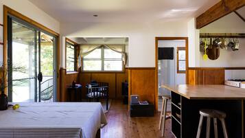 Family Cabin | Living area