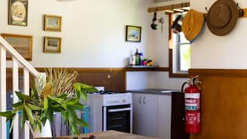 Traditional Cabin | Living area