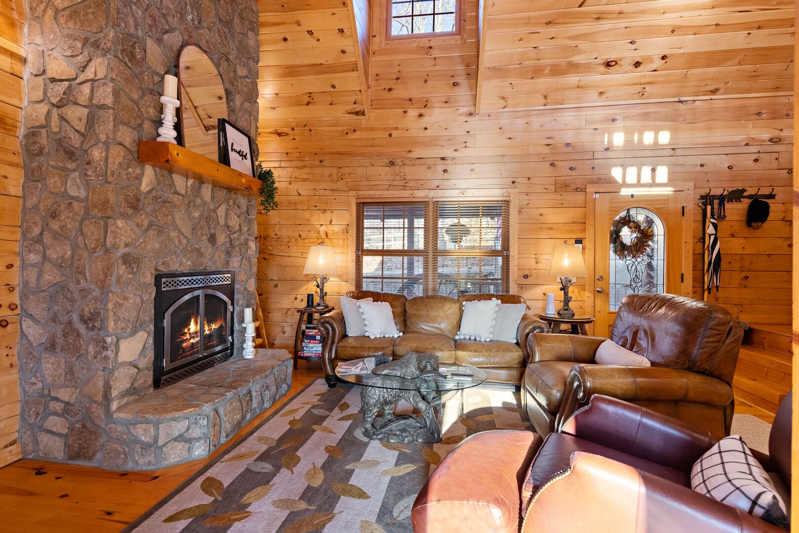 Spacious Log Cabin Near Hiking Trails