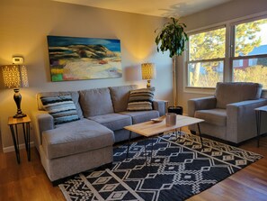 Télévision, cheminée, chaßne hi-fi