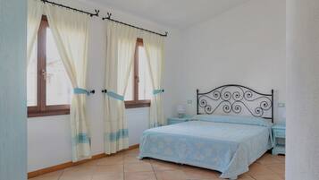 2 Schlafzimmer, Reisekinderbett, Bettwäsche