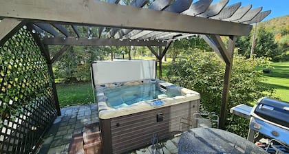 3 Bedroom Townhouse with Hot Tub