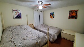 3 chambres, bureau, fer et planche à repasser, Wi-Fi gratuit